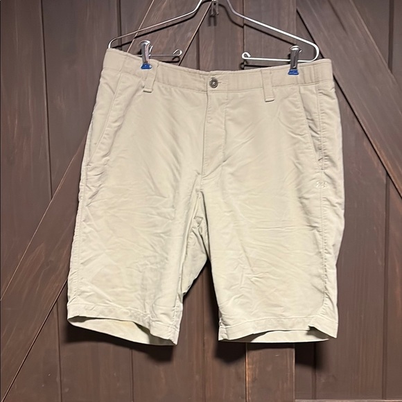 Under Armour Tan Flat Front Shorts Casual Style - Picture 1 of 9